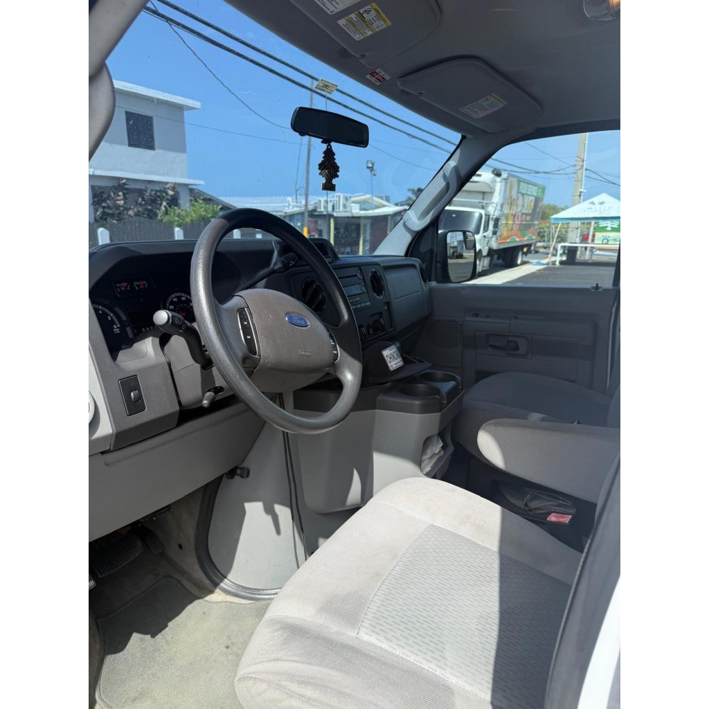 2013 Ford Econoline E350 VIP